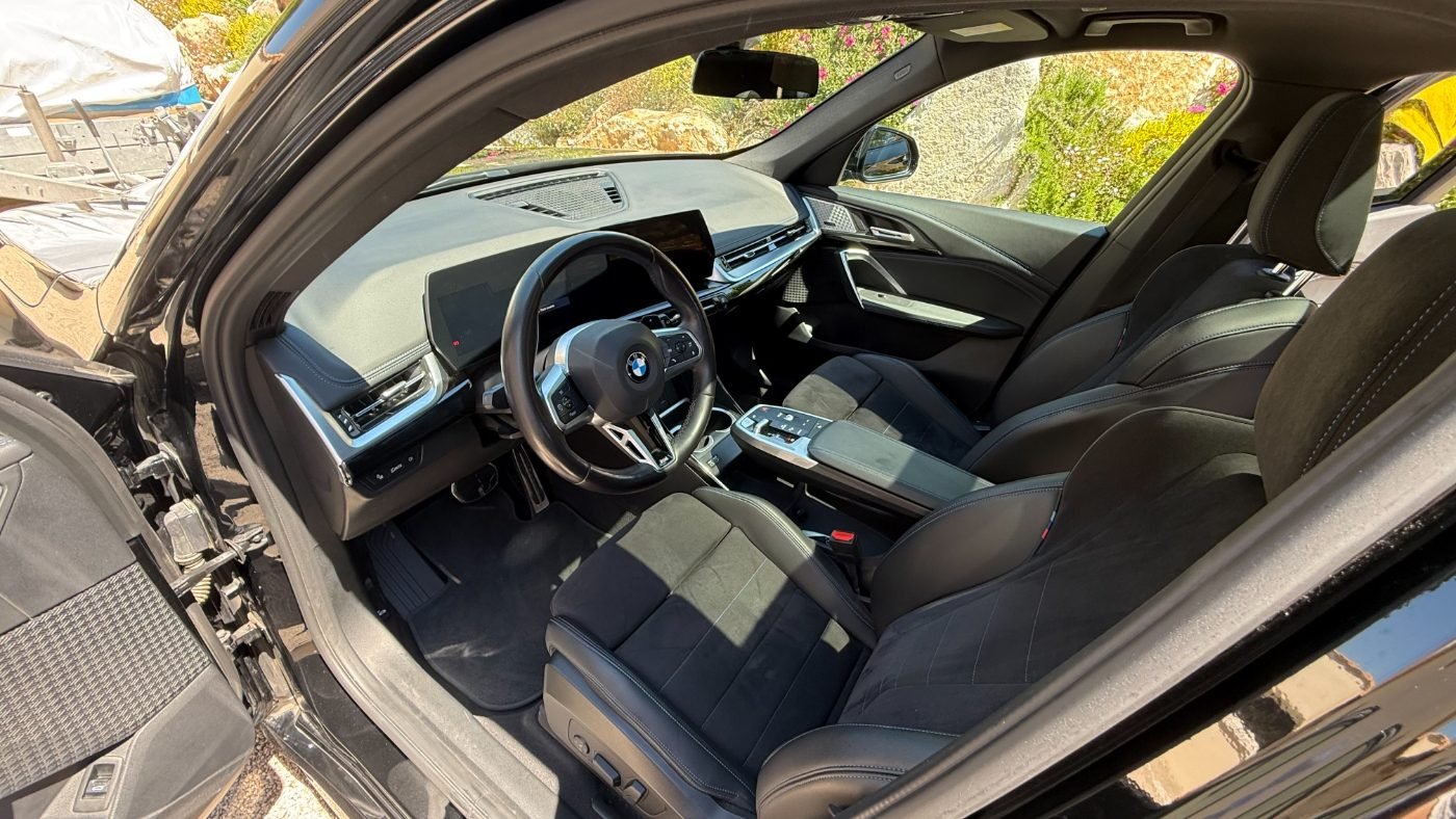 Intérieur de BMW nettoyé à domicile par Riviera Clean dans le 06